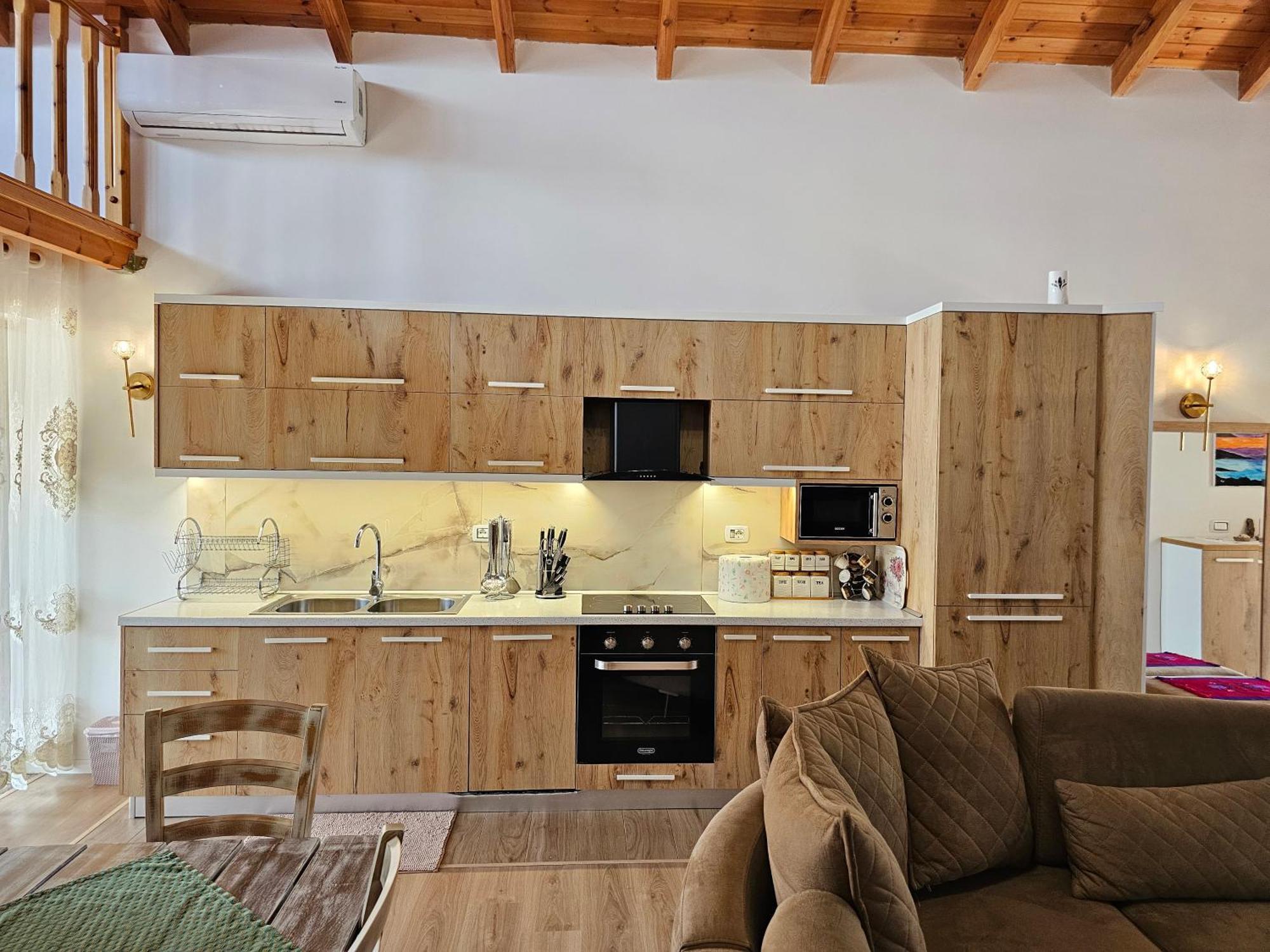 River Escape - Private Beach, Scenic View & Bbq