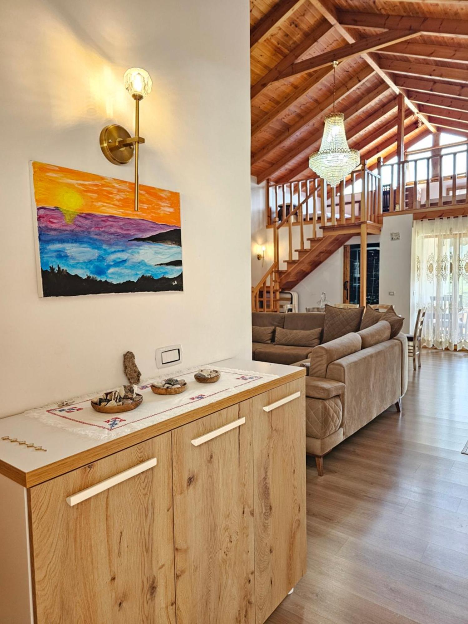 River Escape - Private Beach, Scenic View & Bbq Villa *
